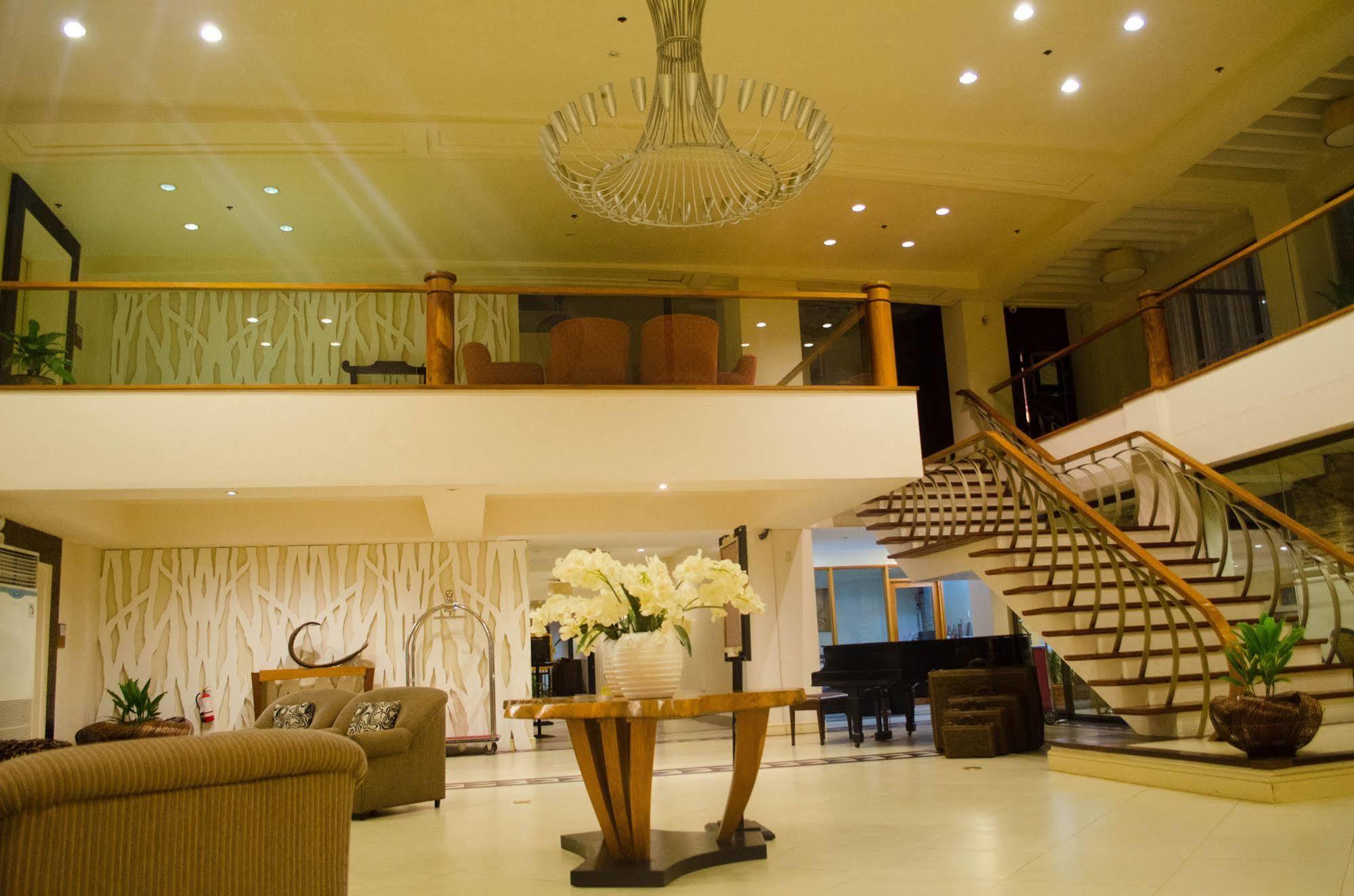Hotel Tavern Surigao Exterior foto